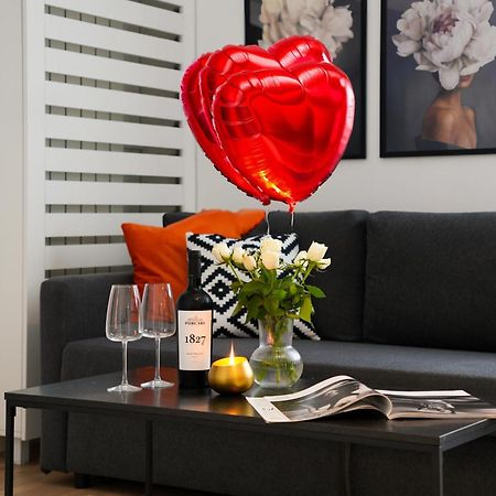 Maria - Modern Apartment With Parking And Workspace Boekarest Buitenkant foto
