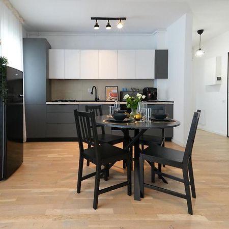 Maria - Modern Apartment With Parking And Workspace Boekarest Buitenkant foto