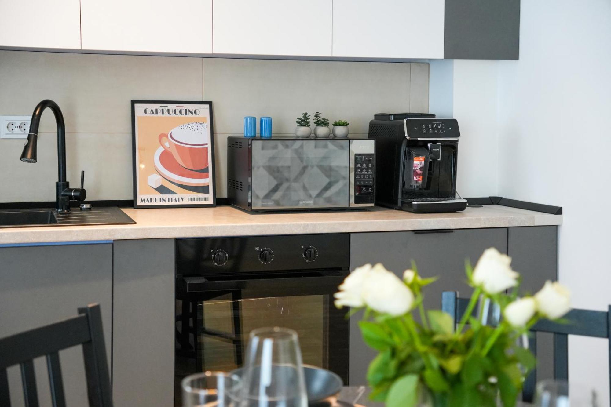 Maria - Modern Apartment With Parking And Workspace Boekarest Buitenkant foto